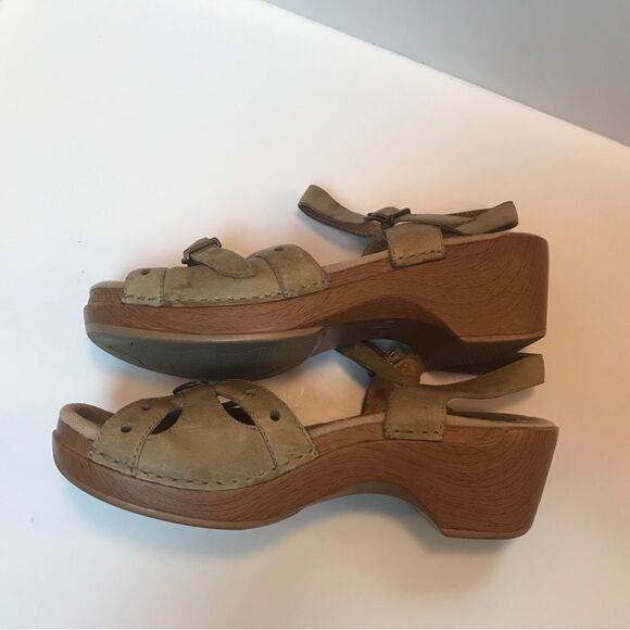 Dansko Sissy Strappy Clog Heeled Sandals in Tan Leather (38) - Picture 7 of 11